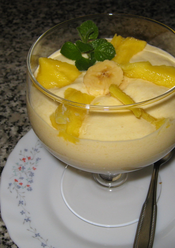 Una foto de Mus de mango y plátano