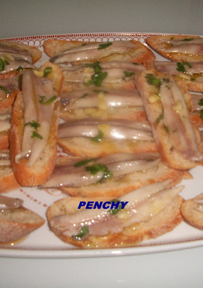 Una foto de Pinchos de boquerones en aceite cartageneros