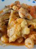 Caldeirada de sargo, rape y mariscos