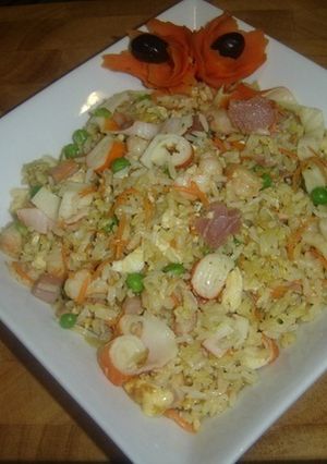 Una foto de Arroz frito tres delicias
