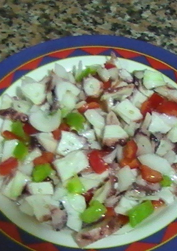 Una foto de ENSALADA DE PULPO