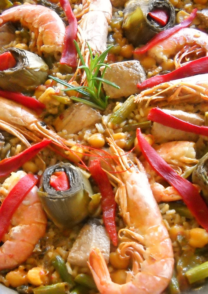 Una foto de Arroz atún gambas y garbanzos