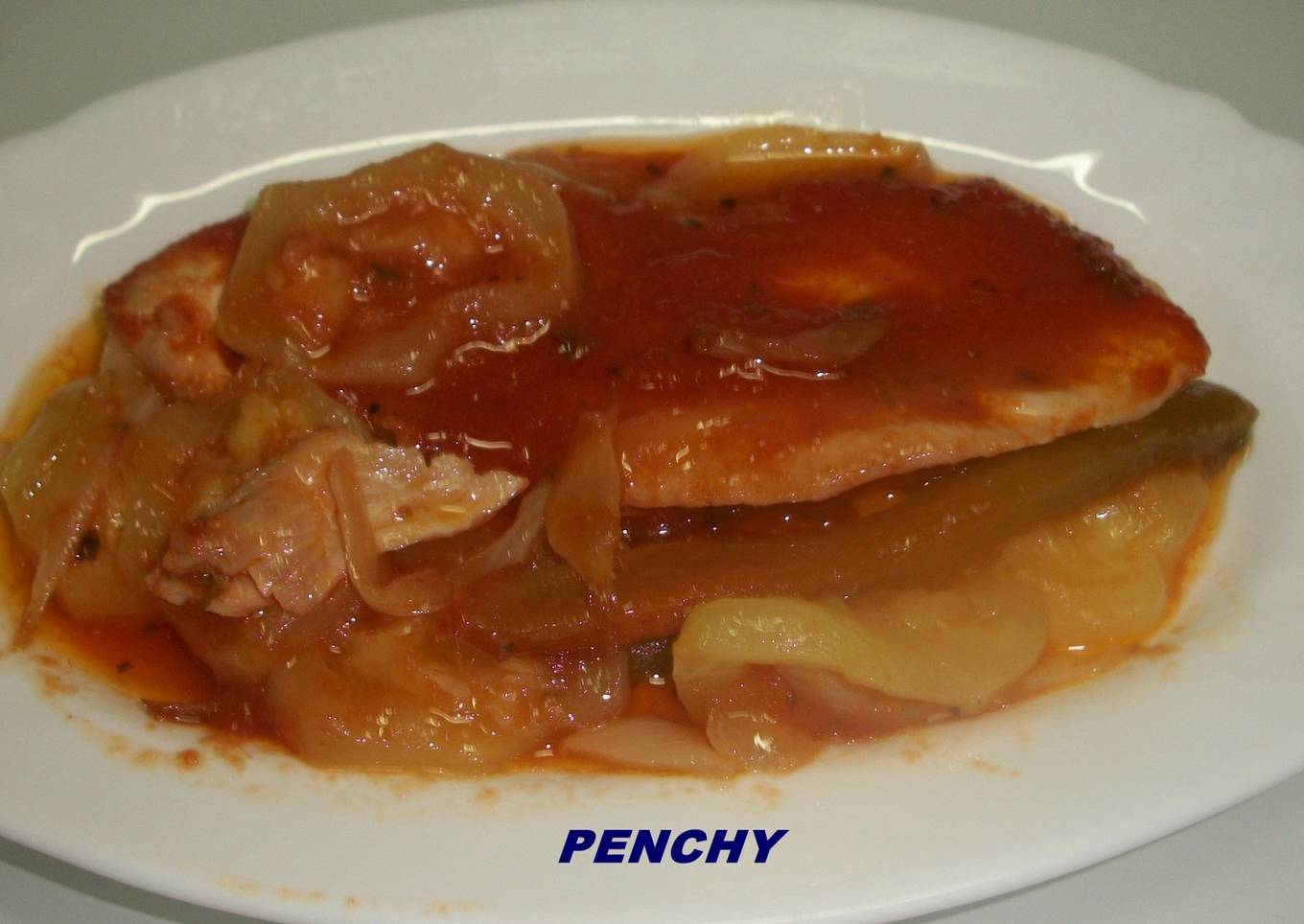 Pechugas de pollo rehogadas con verduras y tomate al orégano<br />