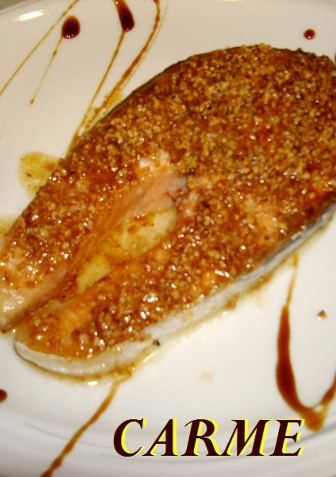 Una foto de Salmón fresco crujiente agridulce