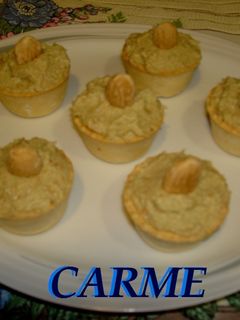 Una foto de Mini tartaletas con crema de aguacate