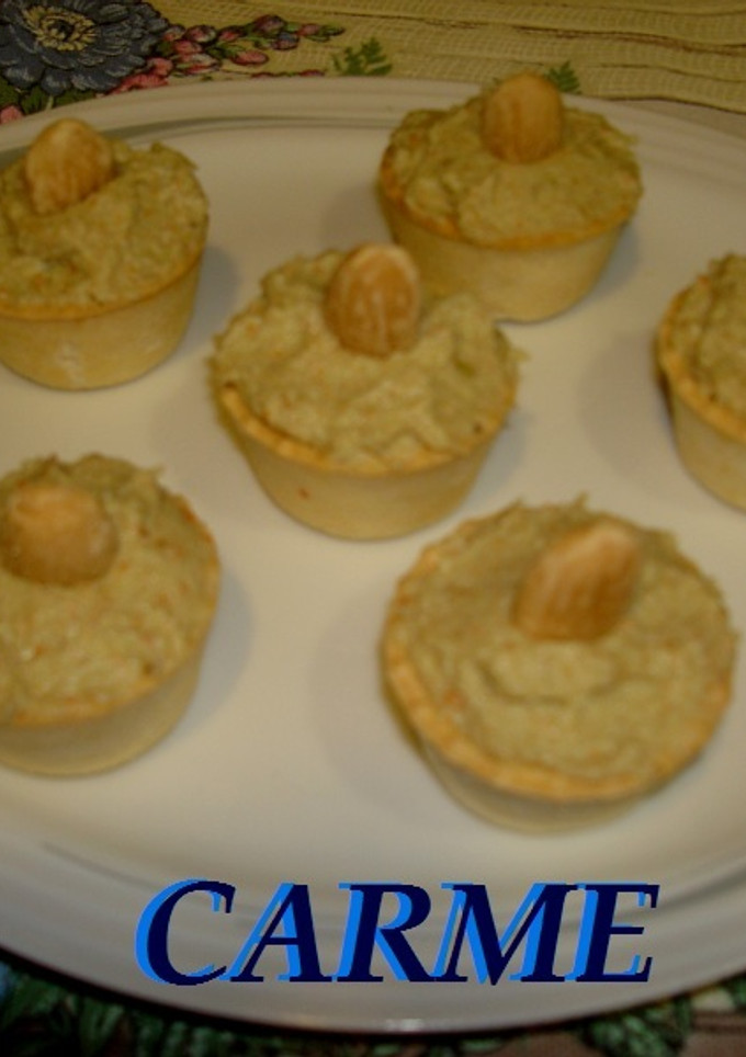 Una foto de Mini tartaletas con crema de aguacate