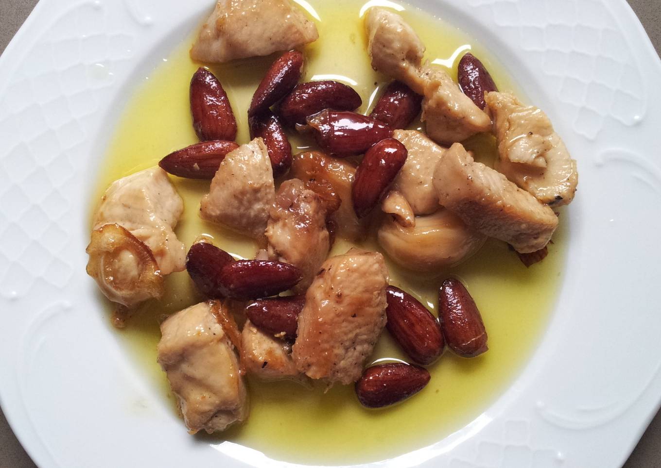 Pollo rico con Almendras