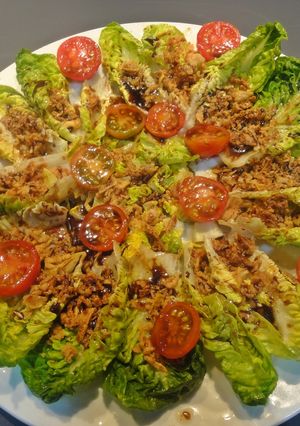 Una foto de Ensalada crujiente con vinagreta a la miel