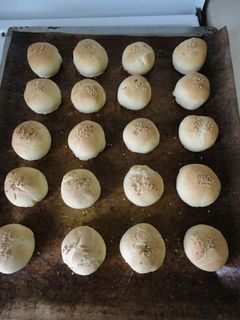 Una foto de Mini panecillos de hamburguesa