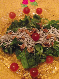 Una foto de Ensalada templada con gulas