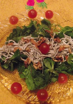Una foto de Ensalada templada con gulas