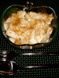 Una foto de Peras con salsa de queso