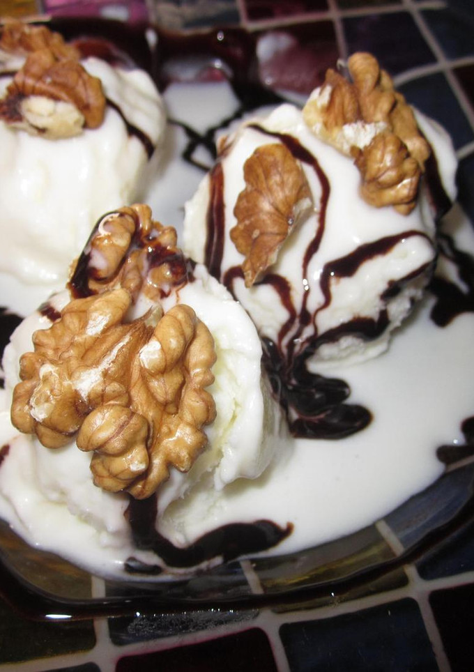 Una foto de Helado de queso y nueces