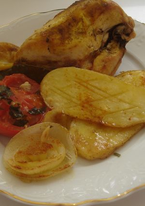 Una foto de Pollo al curry con hortalizas al horno
