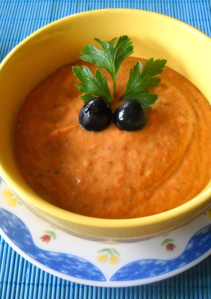 Una foto de Crema fría de berenjenas y yogur