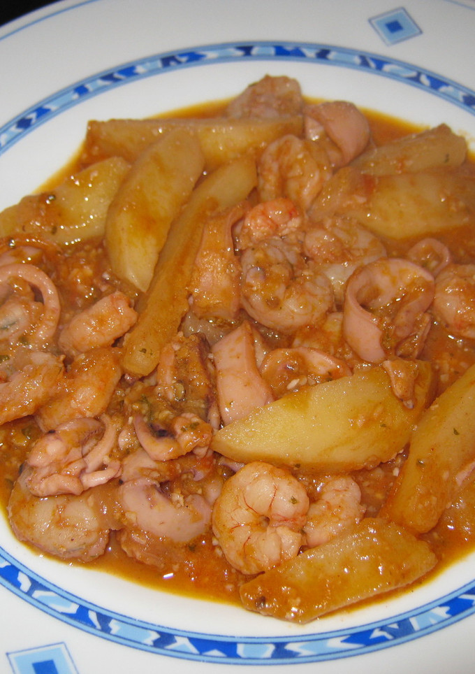 Una foto de Calamares guisados con gambas