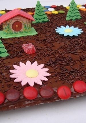 Una foto de Tarta casera de galletas y chocolate