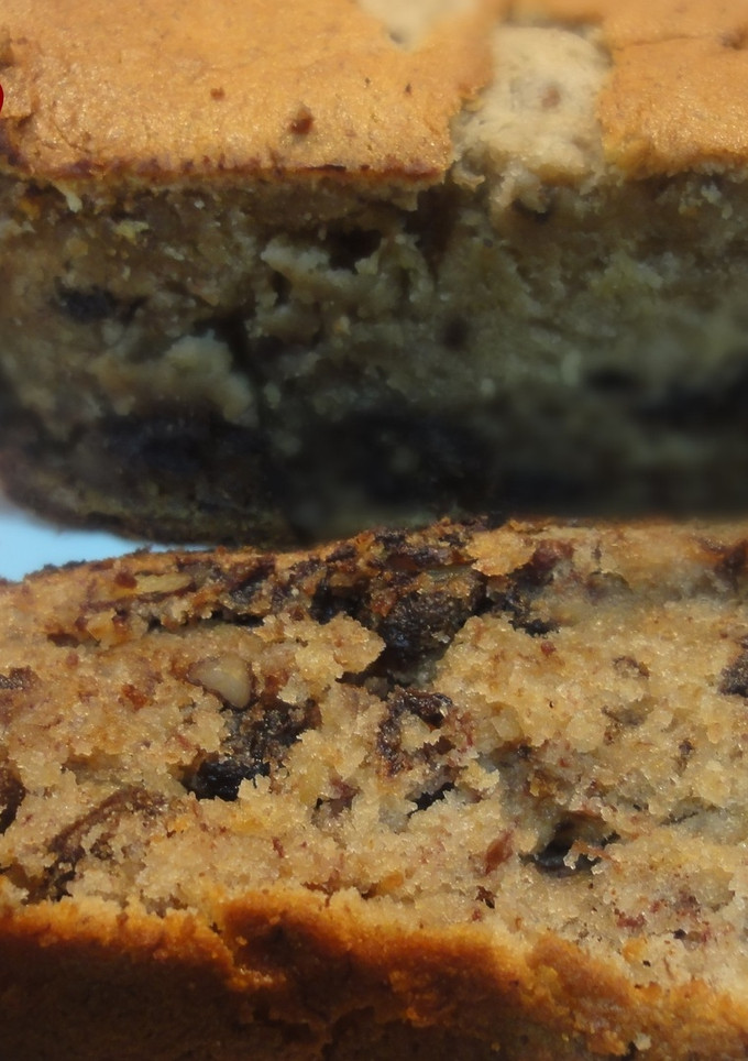 Una foto de Cake de plátano y chocolate con nueces