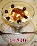 Copa de mousse de queso con helado de café