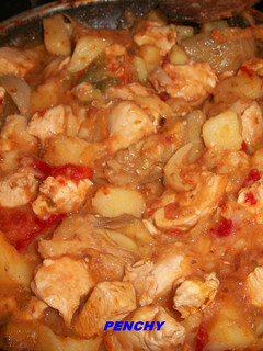 Una foto de Frito de pechugas de pollo con verduras