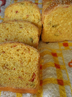 Una foto de Pan de molde con leche y pimientos