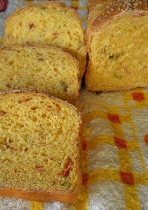 Una foto de Pan de molde con leche y pimientos