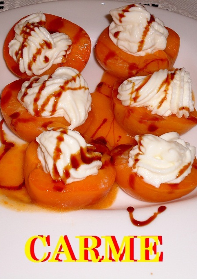 Una foto de Albaricoques rellenos de mousse de limón