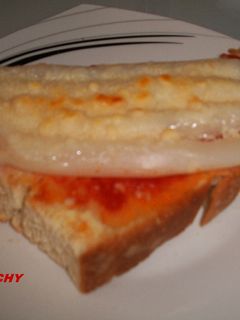 Una foto de Supertosta de espárragos gratinados al grana padano