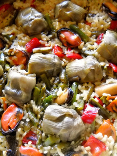 Una foto de Arroz con mejillones y un toque de curry