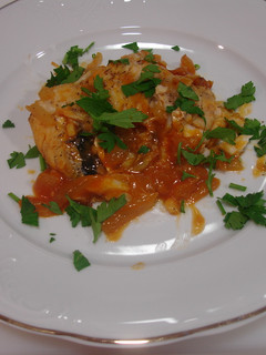 Una foto de Merluza en salsa roja fuerte