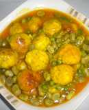 Albóndigas de pollo con habas
