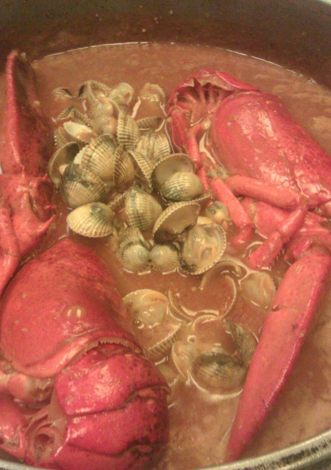 Una foto de Bogavante con salsa americana