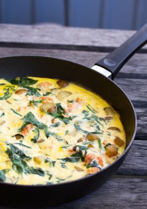 Una foto de Omelette con verduras y crema