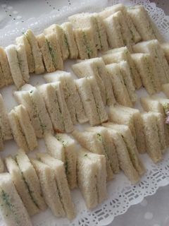 Una foto de Sándwiches de rúcula y queso fresco de cabra