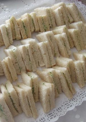 Una foto de Sándwiches de rúcula y queso fresco de cabra