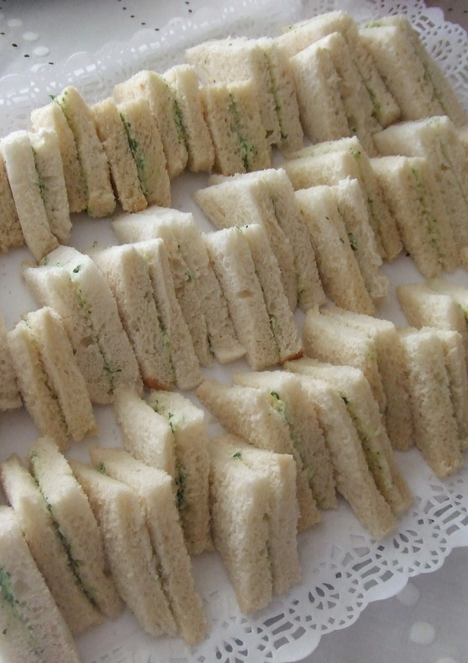 Una foto de Sándwiches de rúcula y queso fresco de cabra