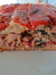 Una foto de Timbal de berenjenas y carne picada