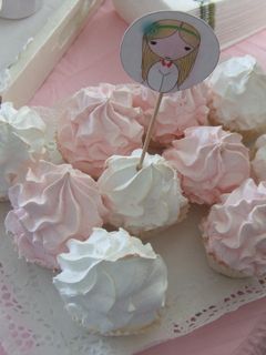 Una foto de Merenguitos rosas y blancos