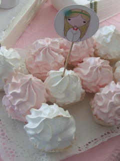 Una foto de Merenguitos rosas y blancos