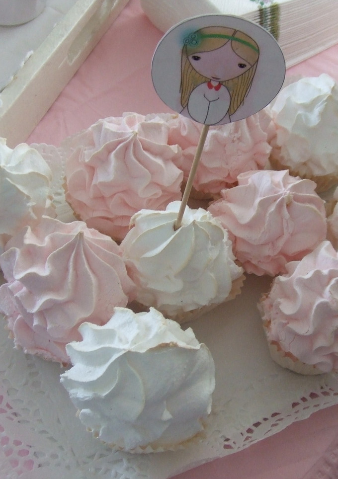 Una foto de Merenguitos rosas y blancos