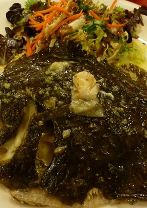 Una foto de Rodaballo al horno con mostaza