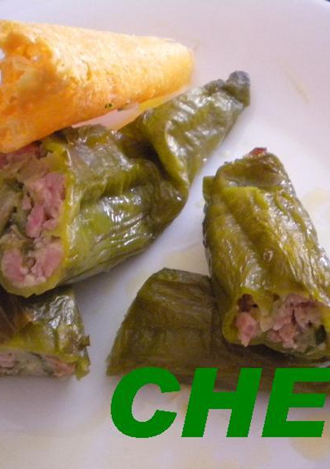 Una foto de Pimientos italianos rellenos de salchichas