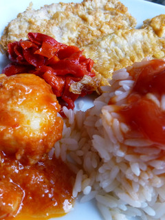 Una foto de Plato combinado mar y tierra