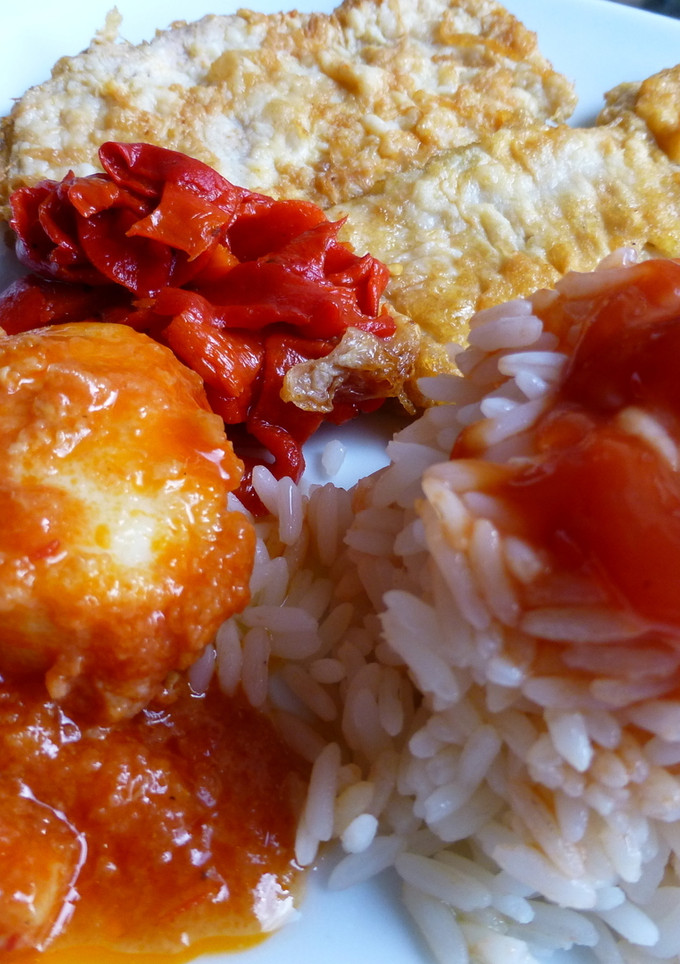 Una foto de Plato combinado mar y tierra