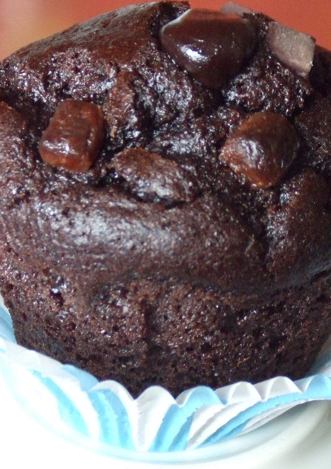 Una foto de Muffins de café con jengibre escarchado, chocolate y licor café