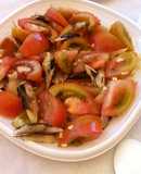Ensalada de capellanes en salazón con tomate
