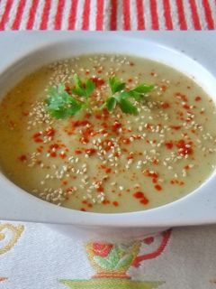 Una foto de Crema fría de garbanzos y hortalizas