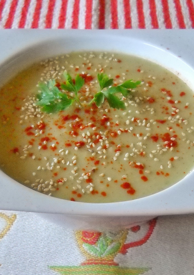 Una foto de Crema fría de garbanzos y hortalizas