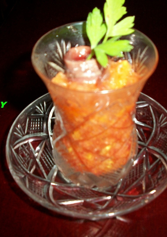 Una foto de Chupito de granizado de tomate con anchoa