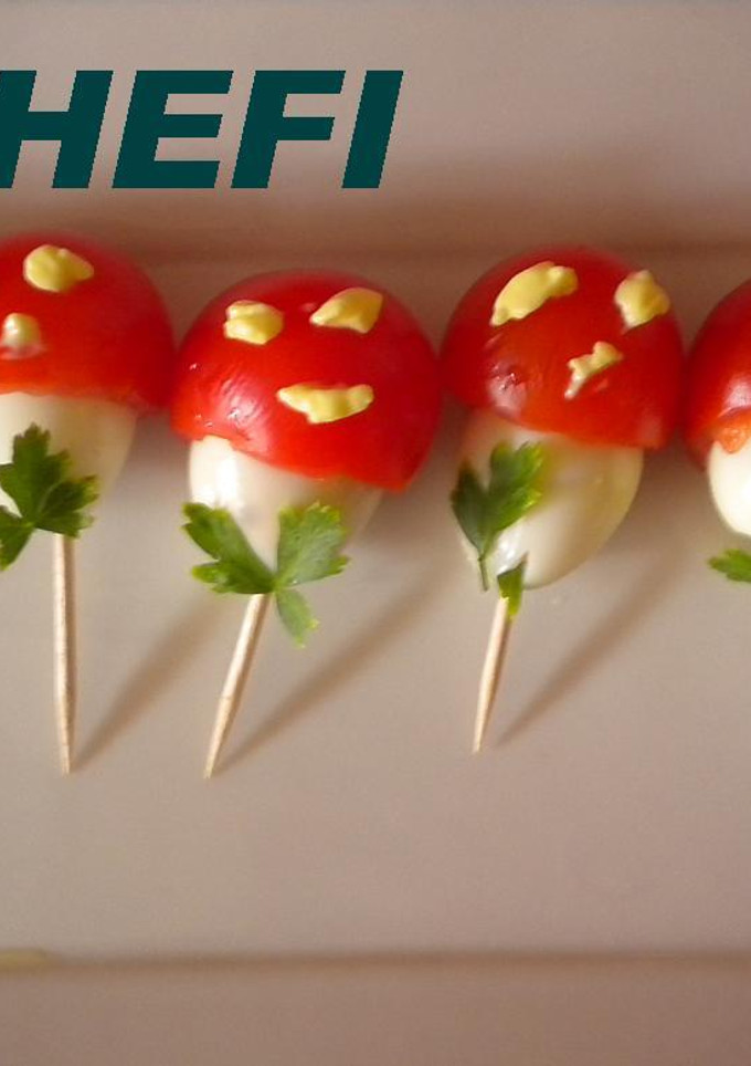 Una foto de Huevos de codorniz con cherries